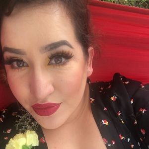 Meet your Posher, Frances